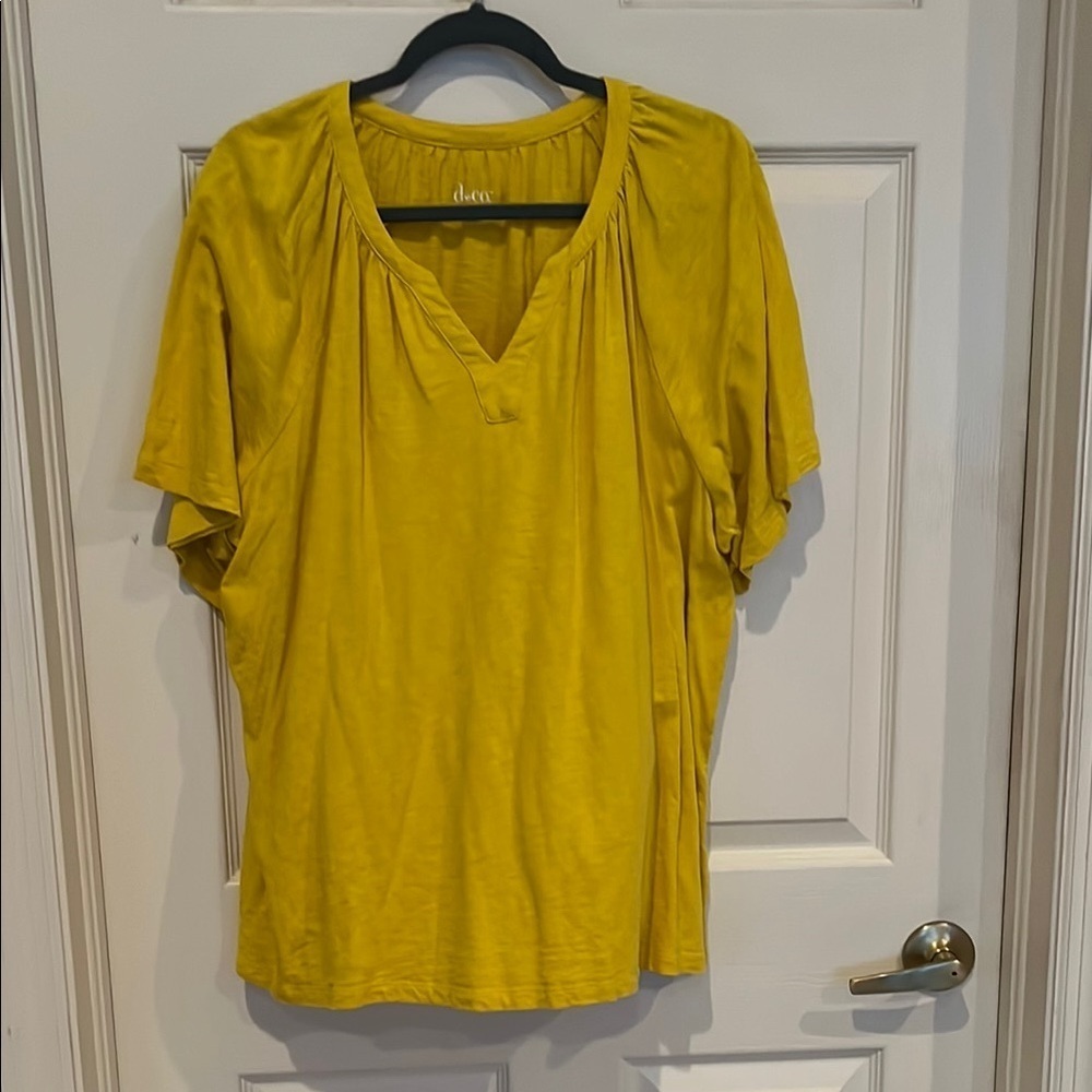 # Denim&Co Gold short Sleeve Top
